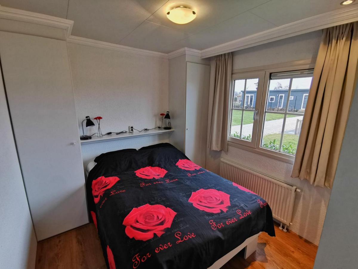 Giet Oan gelegen op Resort Venetië Giethoorn Buitenkant foto