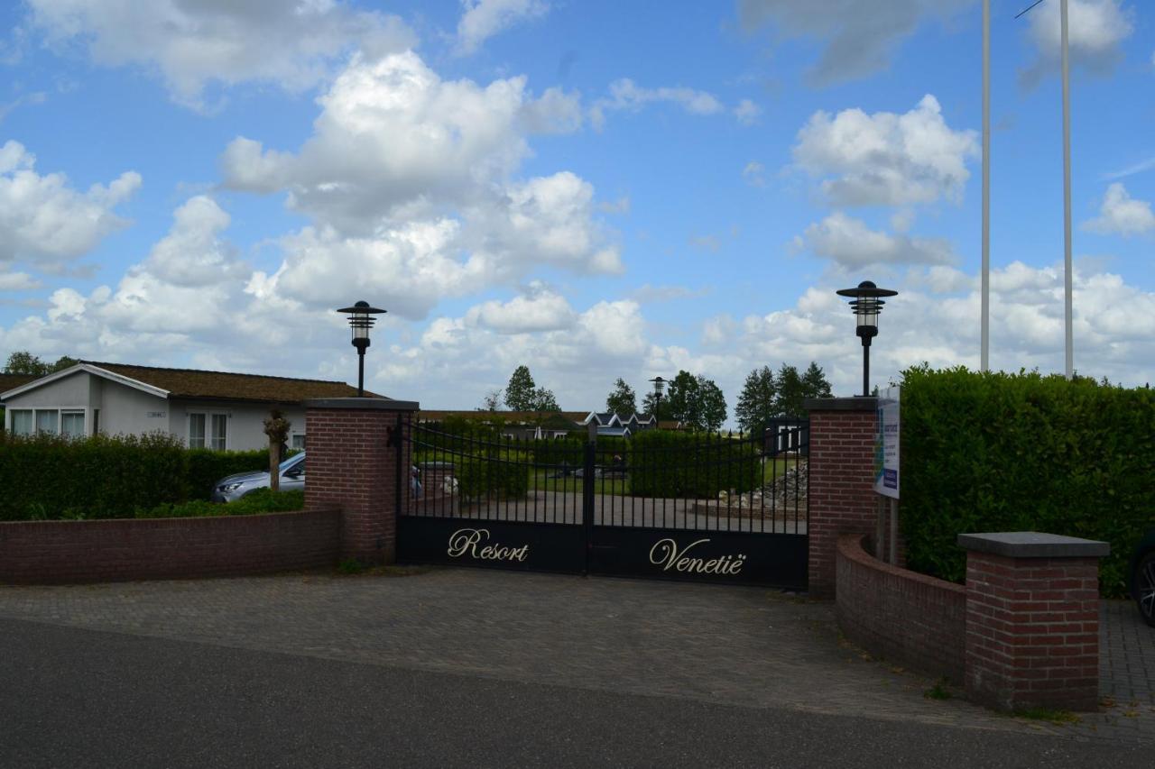 Giet Oan gelegen op Resort Venetië Giethoorn Buitenkant foto